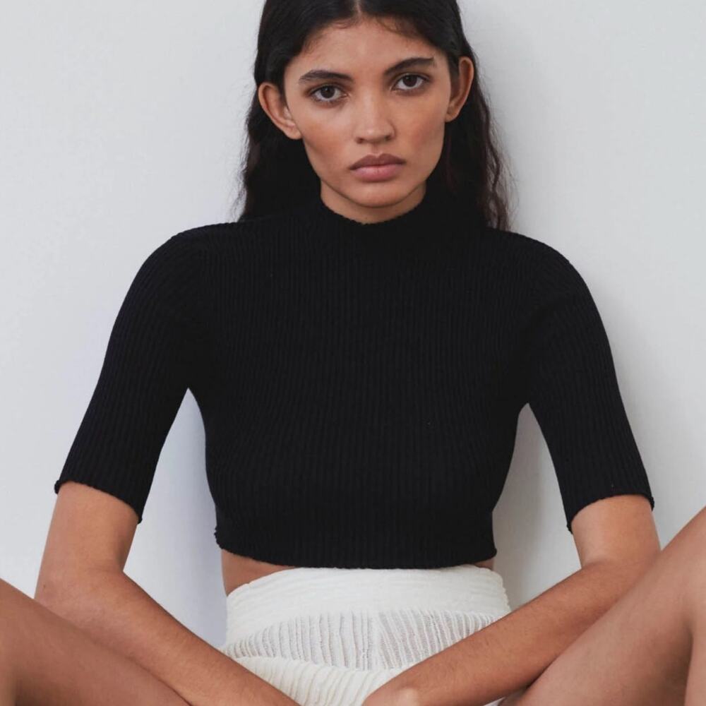 RUS Milhojas top Ribbed mock-neck top Black NWT